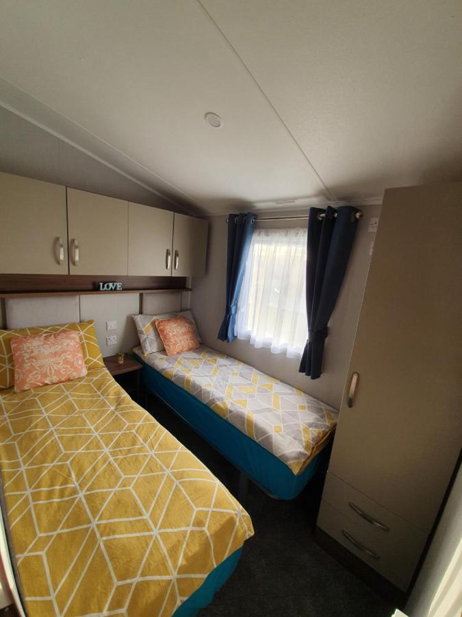 Rj Luxury Caravan Hire With Hot Tub Tattershall Exterior foto